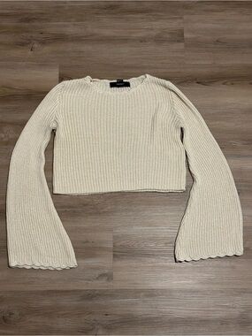 Forever 21 Ivory Scalloped Hem Knit Top